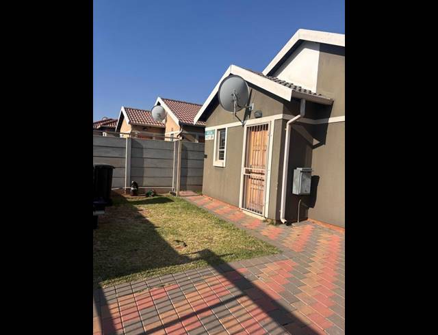 2 BEDROOM HOUSE FOR SALE IN ALBERTSDAL